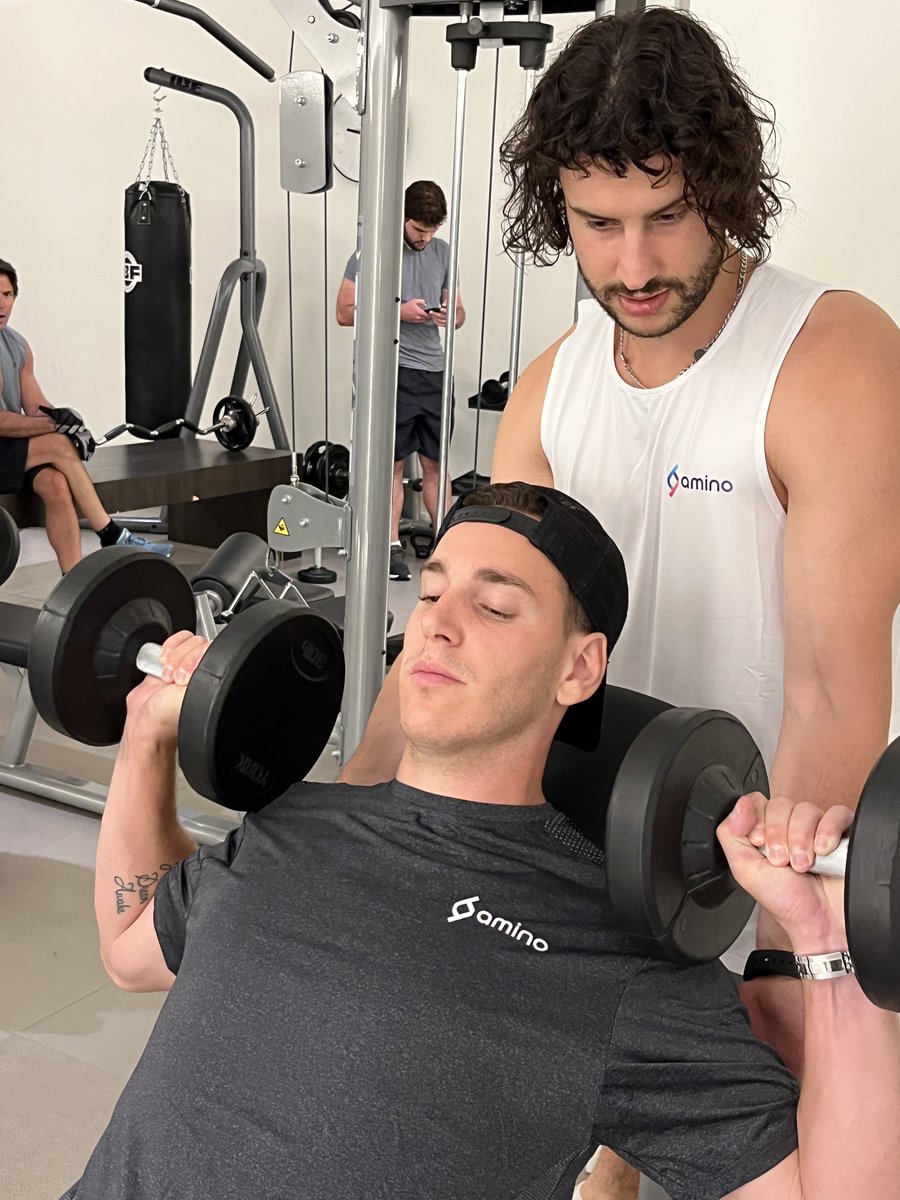 fitcoin's tweet image. Sneak peak of some of our workout gear 💪
(also sneak peak of our name change as we move on from just a fitness coin to the future biggest health, sports and fitness rewards company in the world 🤫)
