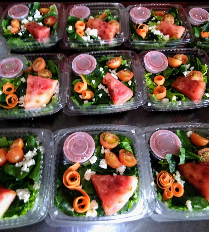 NinasSweet's tweet photo. combinación de lechuga, espinacas, tomates,queso Gorgonzola, sandía asada, y nuestro gástric de moras, hacen de esta ensalada una experiencia deliciosa!!! Nina's Sweets siempre creando e innovando menús para tus eventos. #ninas_sweetstips #watermelon #gorgonzola #Fresh https://t.co/KshMxGXN1O