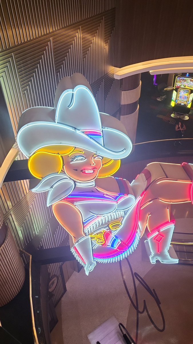 DEVLVERSE's tweet image. In #LasVegas for #PulseCon2022 😈 The #DEVL sure loves Sin City 🔥