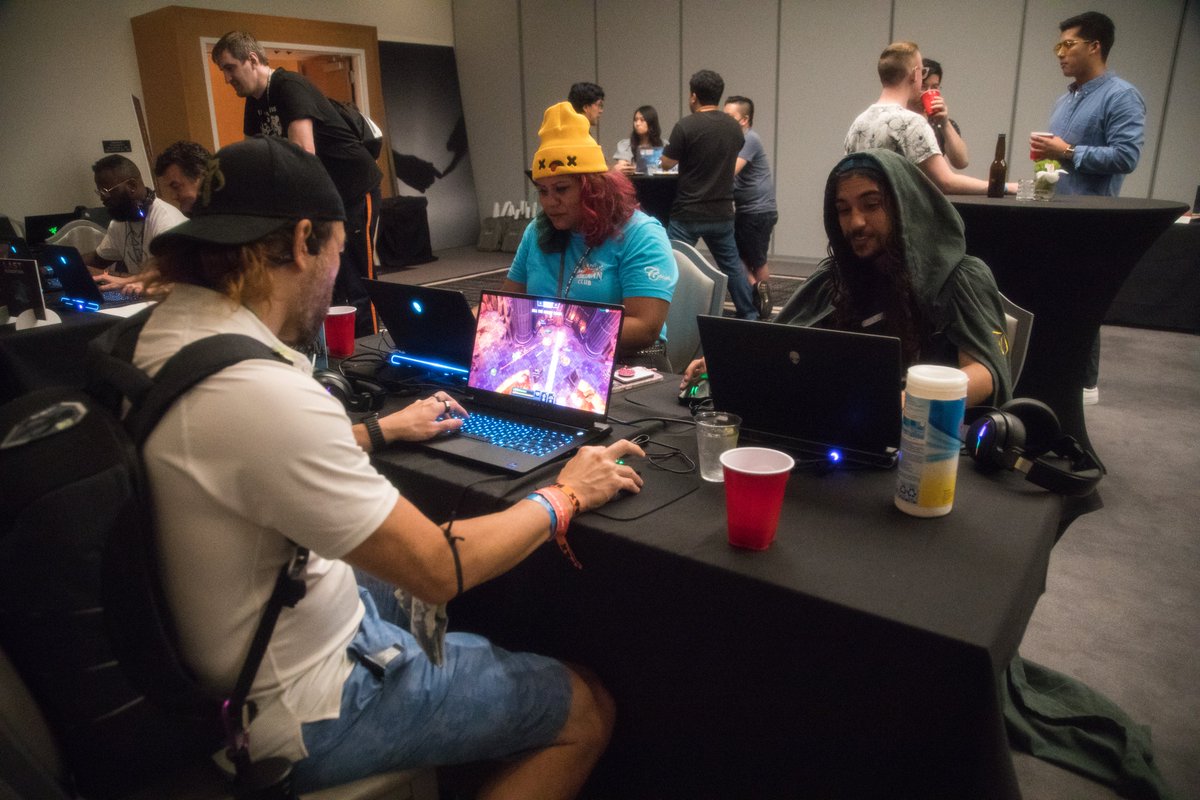 Spider_Tanks's tweet photo. there was fun, there were good vibes, but most importantly, there was tank destruction 💥

loved being a part of @pax west at Still Liquor. until next year ✌️

#SpiderTanks #PAXWest #PAXWest2022 https://t.co/E2dtUHHvDo