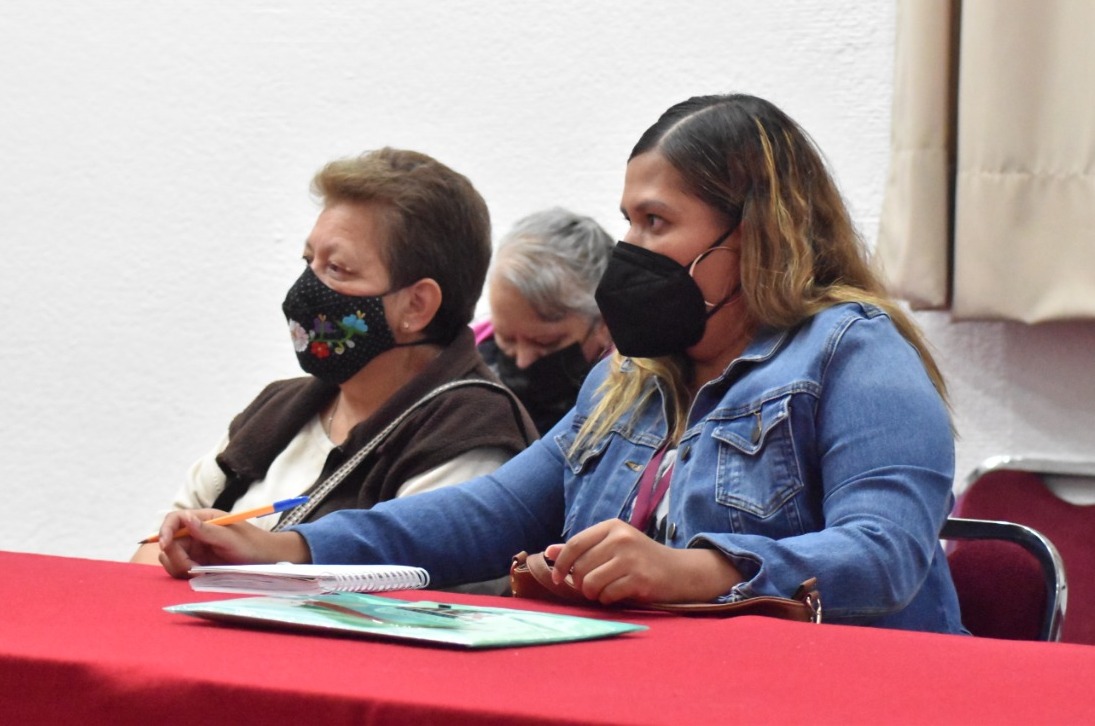 En reunión con vecinas y vecinos de Oriente 155 A-3702, de #GustavoAMadero, ¡les informamos que en octubre próximo inicia la reconstrucción de su edificio! 🏗️

¡La obra beneficiará a 11 familias! 👏🏽 #Cumplimos #19S