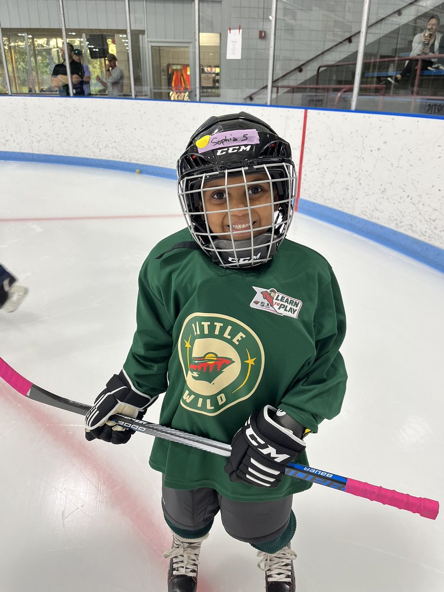 MinnHockey's tweet photo. When the State Fair ends, #LittleWild begins! Hockey’s future takes the ice in rinks across the state this week. Too many smiles and giggles to count with 70 skaters in Bloomington tonight! https://t.co/bEdL9gKoxn