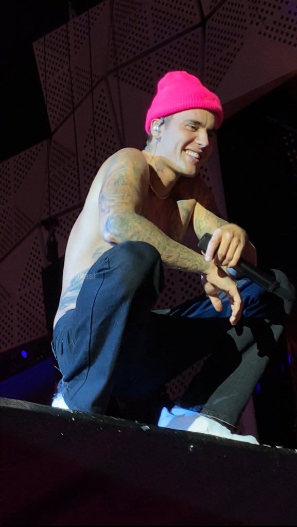 A sua saúde é muito mais importante que os shows. Quem te ama de verdade, entende isso e vai orar por você até o fim 

#JusticeWorldTour