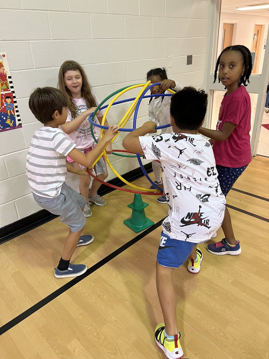 Today, students worked together to build a dome, and then carry their dome around the gym to collect other equipment. #teamwork #cooperativeactivities #workingtogether <a href="/FCPS_HealthPE/">FCPS Health and PE</a> <a href="/bushhilles/">Bush Hill Elementary School</a> <a href="/HeatherSable/">Heather Sable</a>