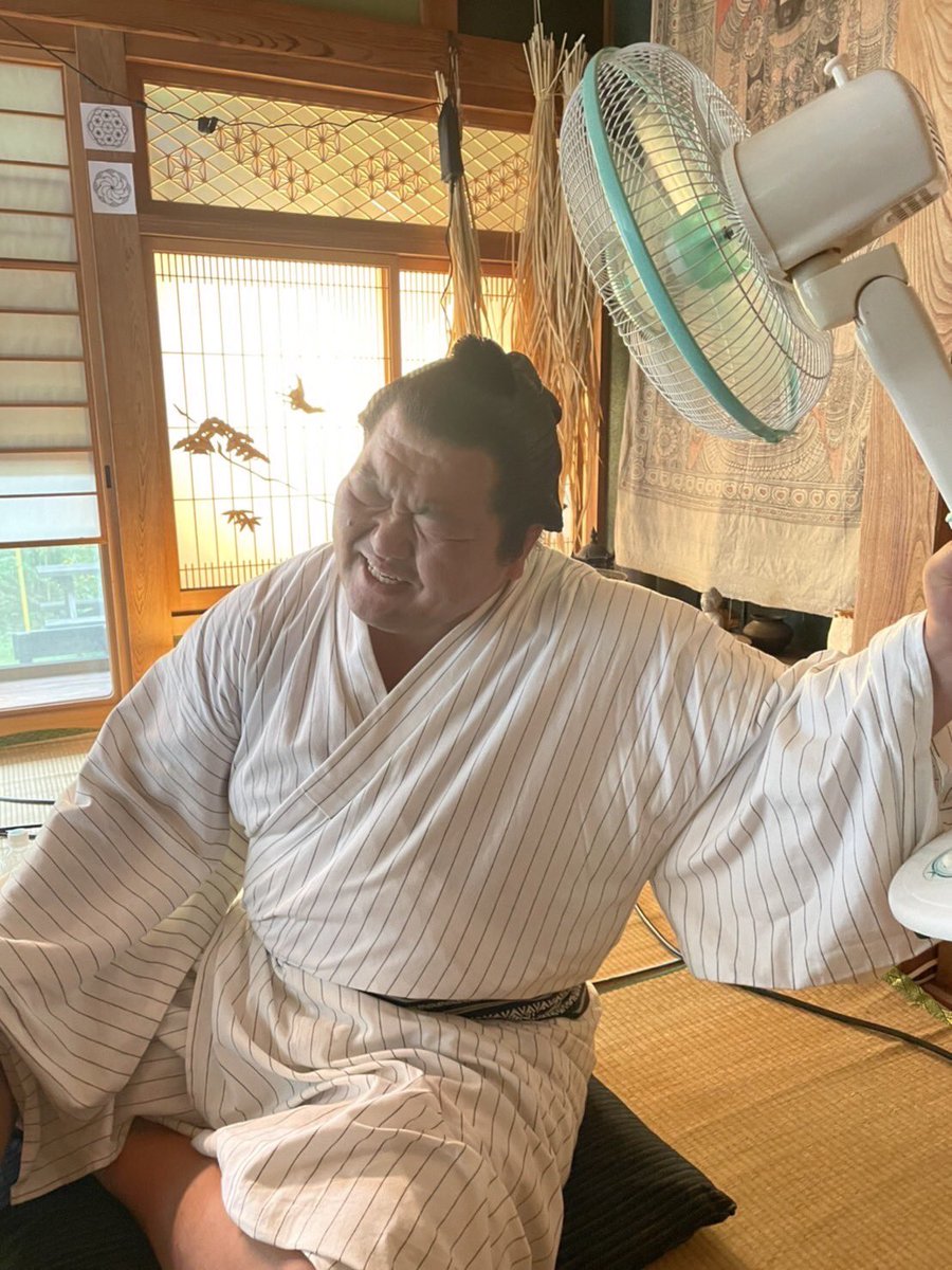 SumoexperienceC's tweet photo. First day,the shooting of Indian movie was started at a Japanese traditional house in Narita city!The first scene we shoot was the guy came to Japan for the first time and asked Sumo stable master to join.Bunchan’s head was steaming from wearing a topknot wig from early morning😅 https://t.co/25rJwScp8J