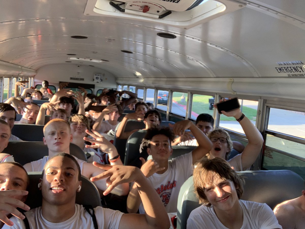 XLJeFe58's tweet photo. Reserves continue to@improve and move to 2-0 on the season with a win over Omaha Central 25-7. The offense scored three quick TDs and the defense had one hiccup and locked down after that. Still a lot of room for improvement, back at it tomorrow #FlyinRound #HavinFun #SouthBoyz https://t.co/ftYjROCkhI