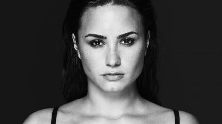 thewestknd's tweet photo. mensagens e temas que Demi Lovato abordou nas suas músicas ao longo de toda a sua carreira: a thread https://t.co/wQBXR9QJdA