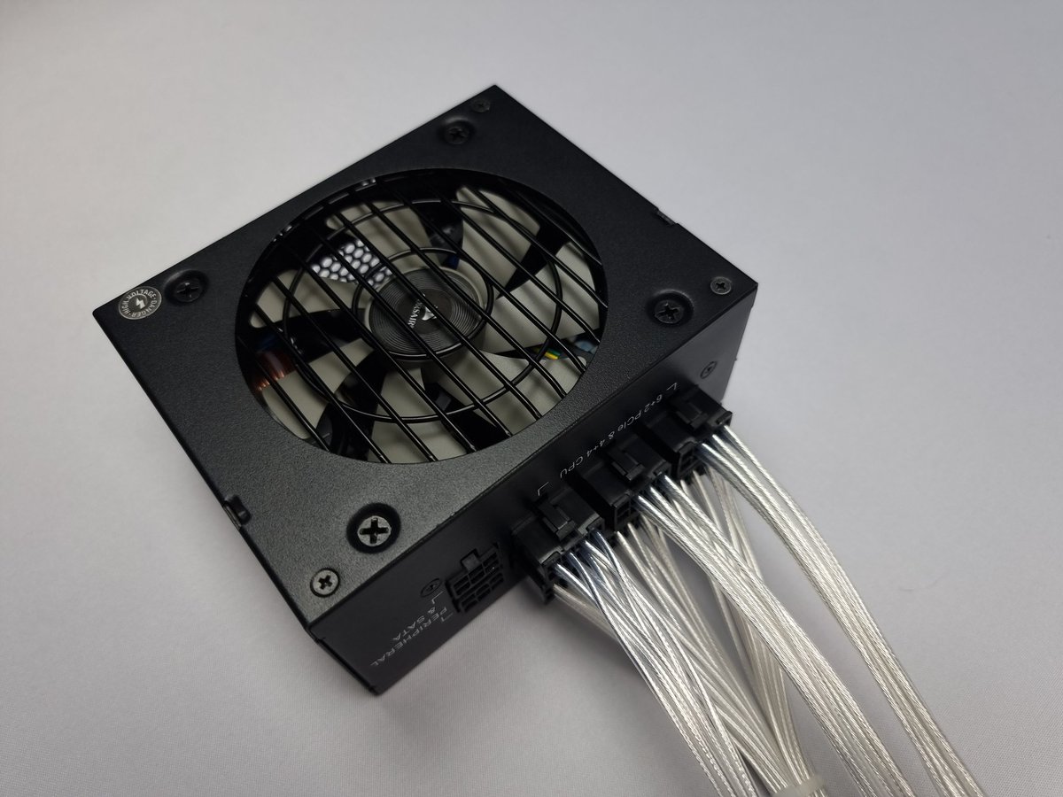 sfflabs's tweet image. Black / Silver 
#sffpc #miniitx #cablemod