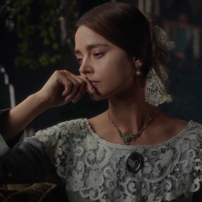 justjuliaquinn's tweet photo. ¿Quién es Charlotte Thornton?
♧ Heroína del 4°libro de la saga #Blydon
♧ Hermana mayor de 4 hermanas
♧ Dama de honor de la boda de su hermana con el vizconde
♧ Inteligente y de buen corazón
♧ Muy sencilla
♧ Su familia no tiene mucho dinero
♧ No pudo tener temporada social https://t.co/x9J6GjtAmW