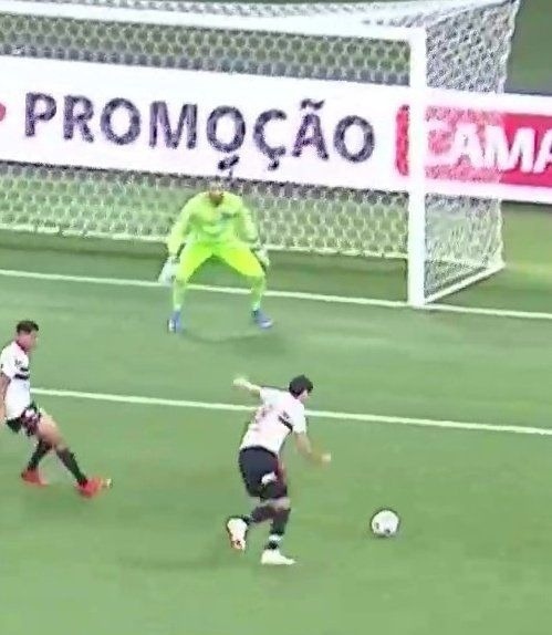 SaoPauloMiIGrau's tweet photo. na libertadores contra o palmeiras ele se garante https://t.co/gJrgSKNC1D