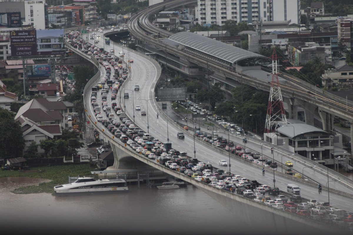 MEE_KHUN_'s tweet photo. @js100radio 8:50 7/9/65 สะพานพระนั่งเกล้าขาเข้าเมือง รถติดมาก https://t.co/86tbAwDgjz