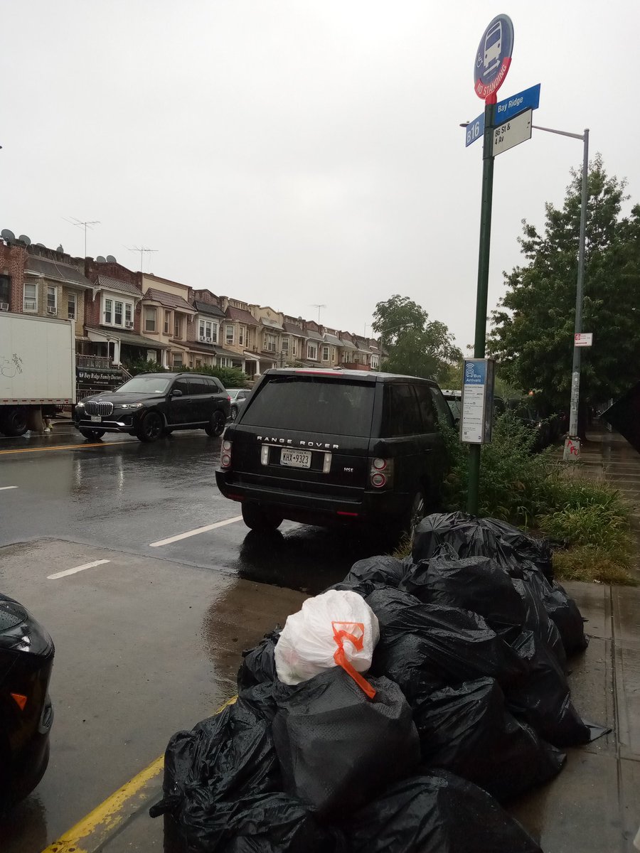 OCT7th's tweet photo. @NYCTBus  #BUSSTOP 
B16 Bus at 86th Street &amp; 4Ave. #Trash blocking riders ability to enter the bus.
#SMH https://t.co/Pzg6zP0KbT