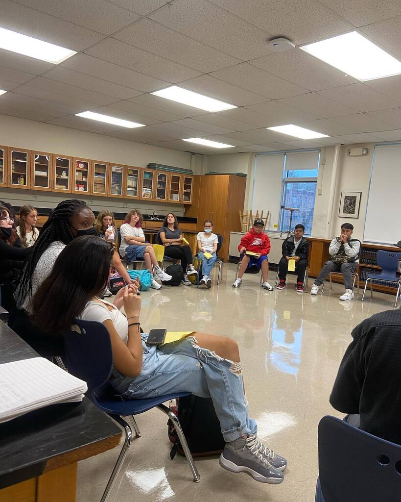 Day 3: Back in action! So happy to see our returning scholars and all our new scholars - happy first day of school 🏫 

🏫 🦅 

#southmiddleschool #seemesoar #bettertogether instagr.am/p/CiL72r0ssdZ/