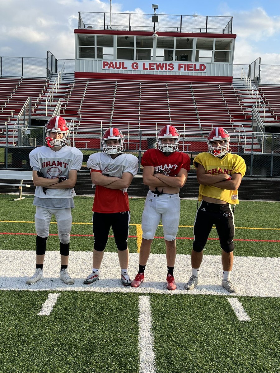 Congratulations to our Week 2 players of the week from left to right: Scout-DJ Barr (Sr. DB), Defense-Ryan Kowalski (Jr. LB), Special Teams-Daymian Longtin (Jr. RB), Offense-Pryde Mendoza (Jr. RB/DB). Great week 2 outing by these young men!