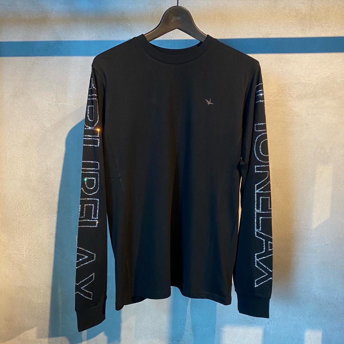 gossip_boss's tweet photo. 【1PIU1UGUALE3 RELAX】
新作ロンTが入荷しました！
そろそろロンTが活躍する季節ですので、在庫豊富な今がチャンスです✨

画像1.2
¥6,930-
画像3.4
¥5,940-
画像5.6
¥6,490-

#1piu1uguale3relax #1piu1uguale3 #ウノピュウノウグァーレトレ #ロンT #メンズファッション #メンズコーデ https://t.co/XNEbbt7eMG