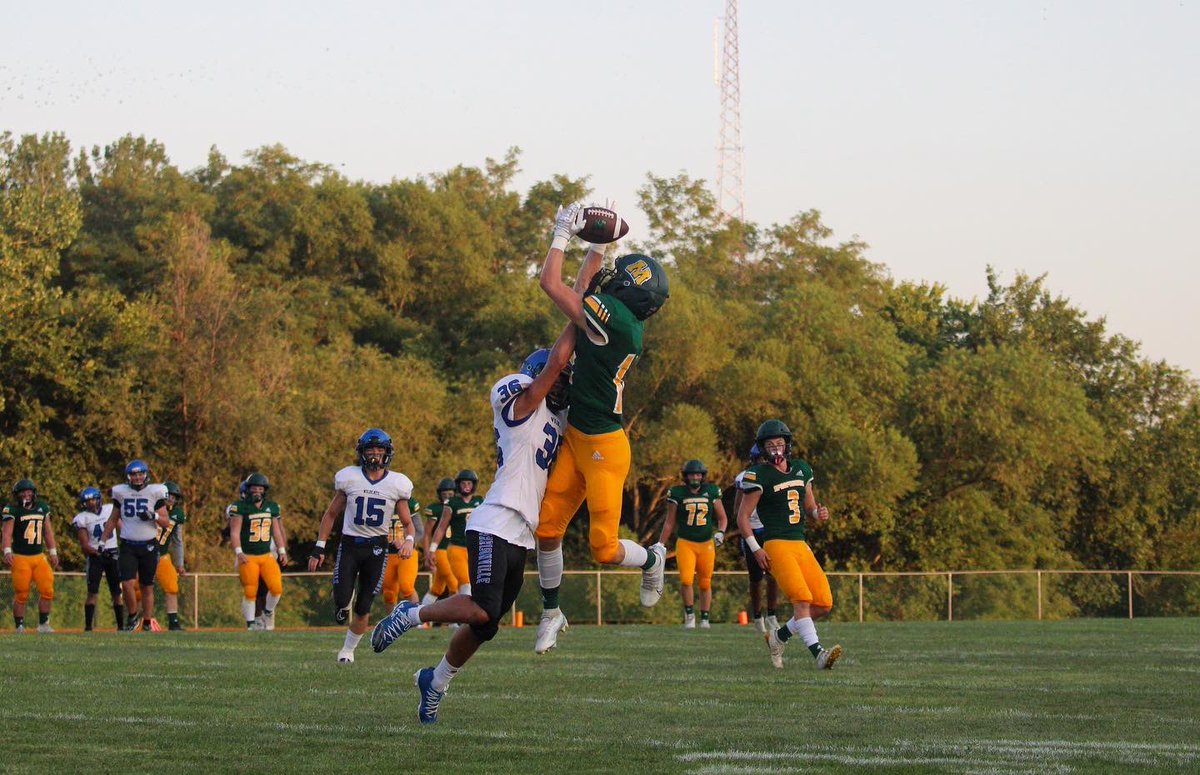 anna_swink1's tweet photo. Easy W for the Spoofhounds last Friday 🔥 https://t.co/An6TNWCJhv