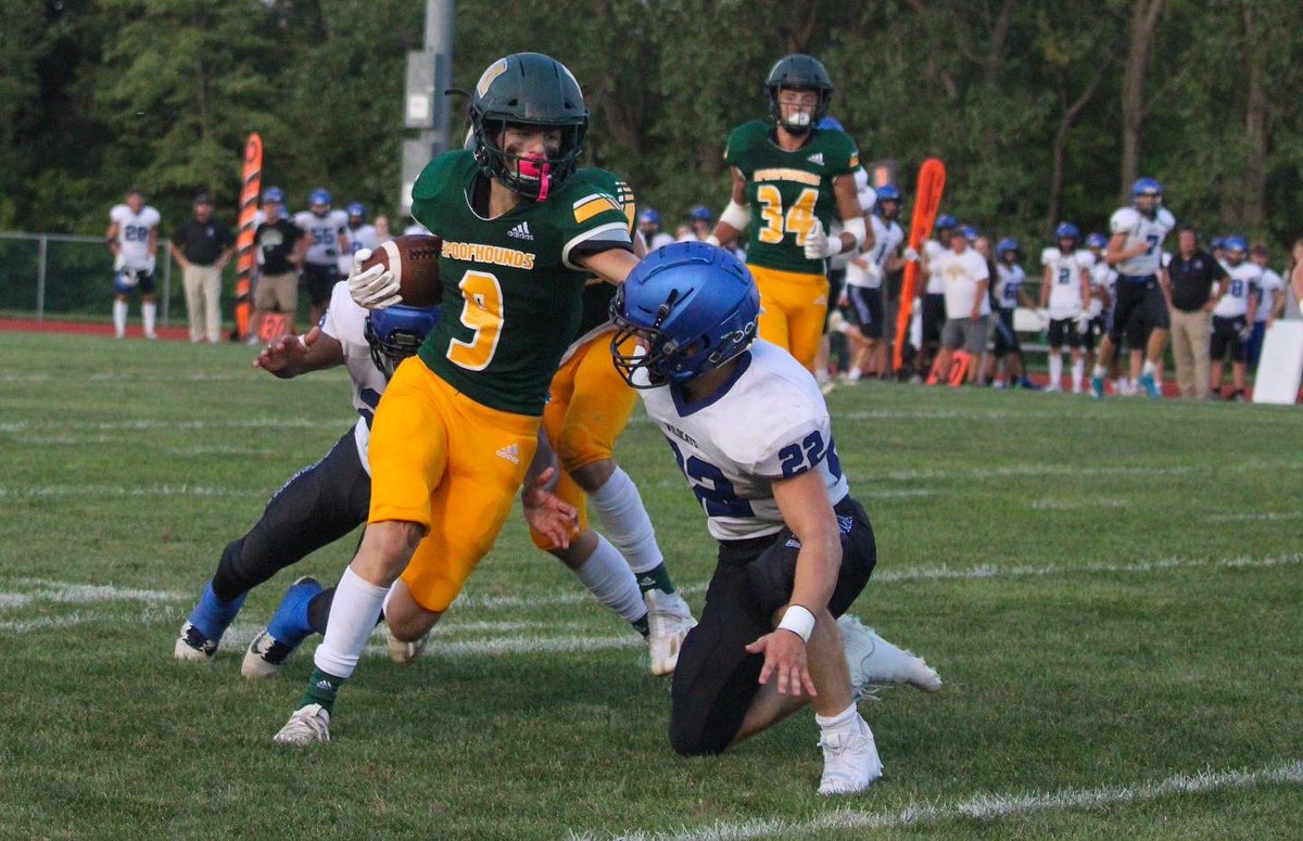 anna_swink1's tweet photo. Easy W for the Spoofhounds last Friday 🔥 https://t.co/An6TNWCJhv