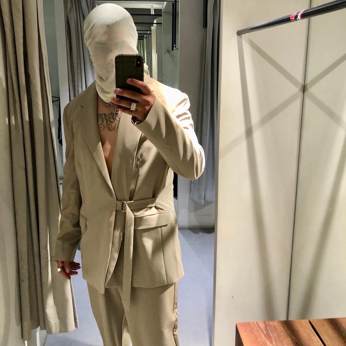 Mvrrshenry's tweet photo. NYFW 22 https://t.co/aJb0MOe0Hw