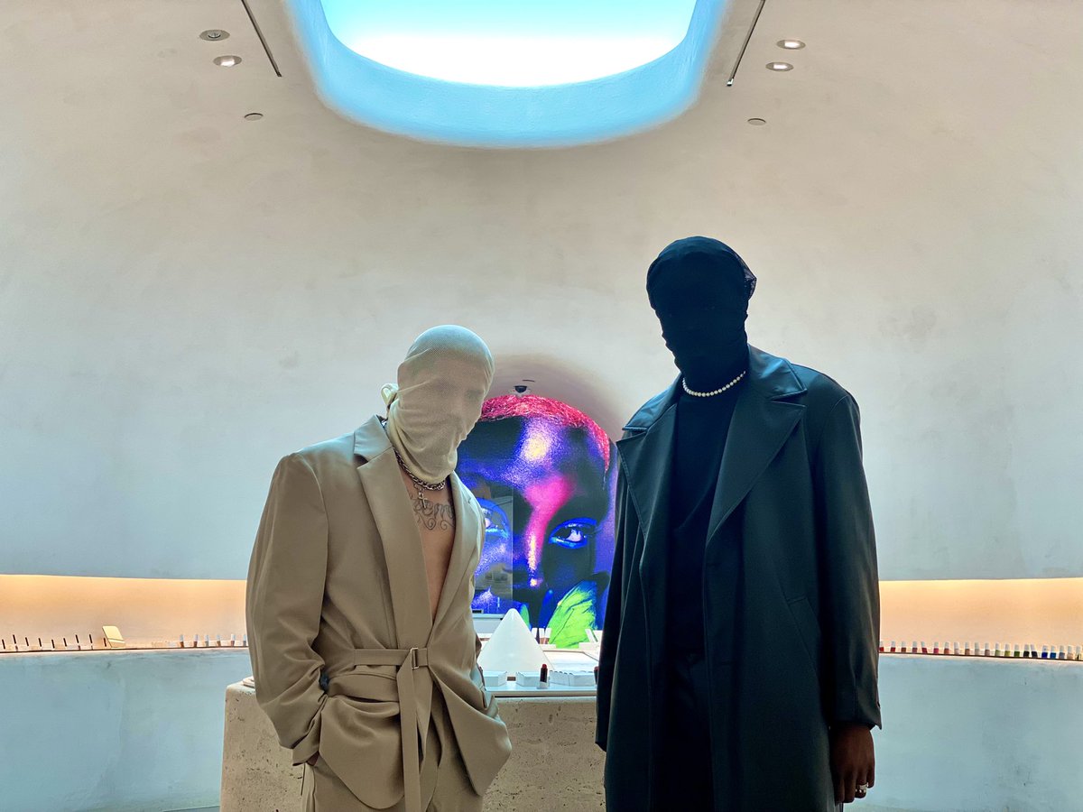 Mvrrshenry's tweet photo. NYFW 22 https://t.co/aJb0MOe0Hw