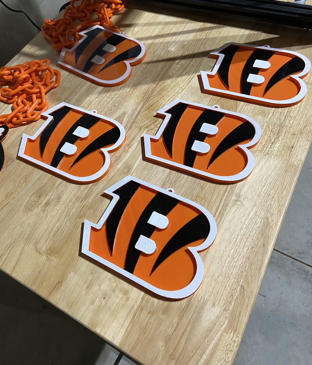 DarthBengaul's tweet photo. Got to touch up the white, but trying to churn out some chains to give away Sunday.  #WhoDey #RuleTheJungle https://t.co/KLPsEKVRHl