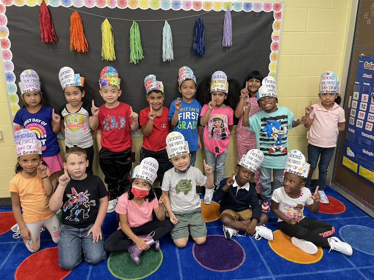 First day of school with our brand new batch of Gero’s Heroes was a success!🤓🧡🐾 <a href="/HTSD_Wilson/">Wilson Elementary School</a> <a href="/T_Ketts89/">Tracey Ketterer</a> <a href="/stilts_laura/">Laura Herman</a> <a href="/ccosma25/">Carli Cosma</a>