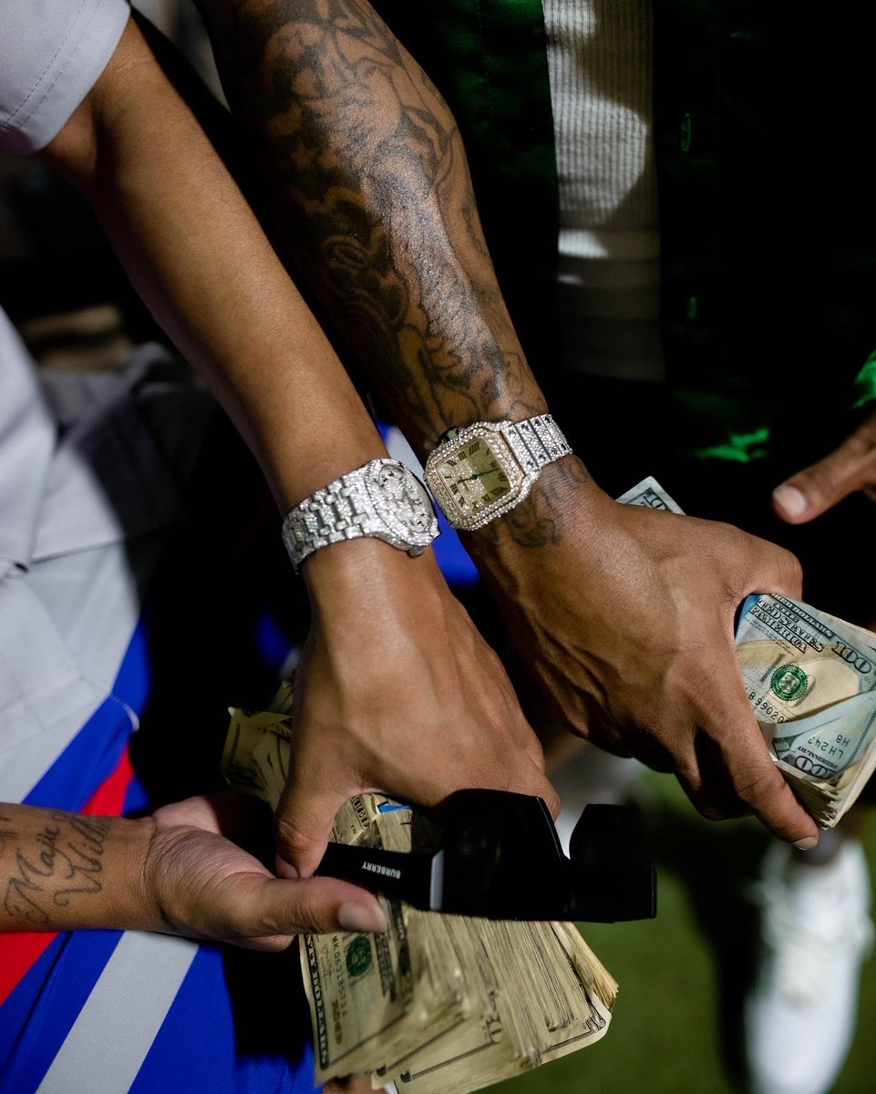 cmoney_632's tweet photo. Been them N****s still them N****s BELIEVE THAT #FCBNOFAKIN ⚔️🏁 https://t.co/njcT0ChCz8