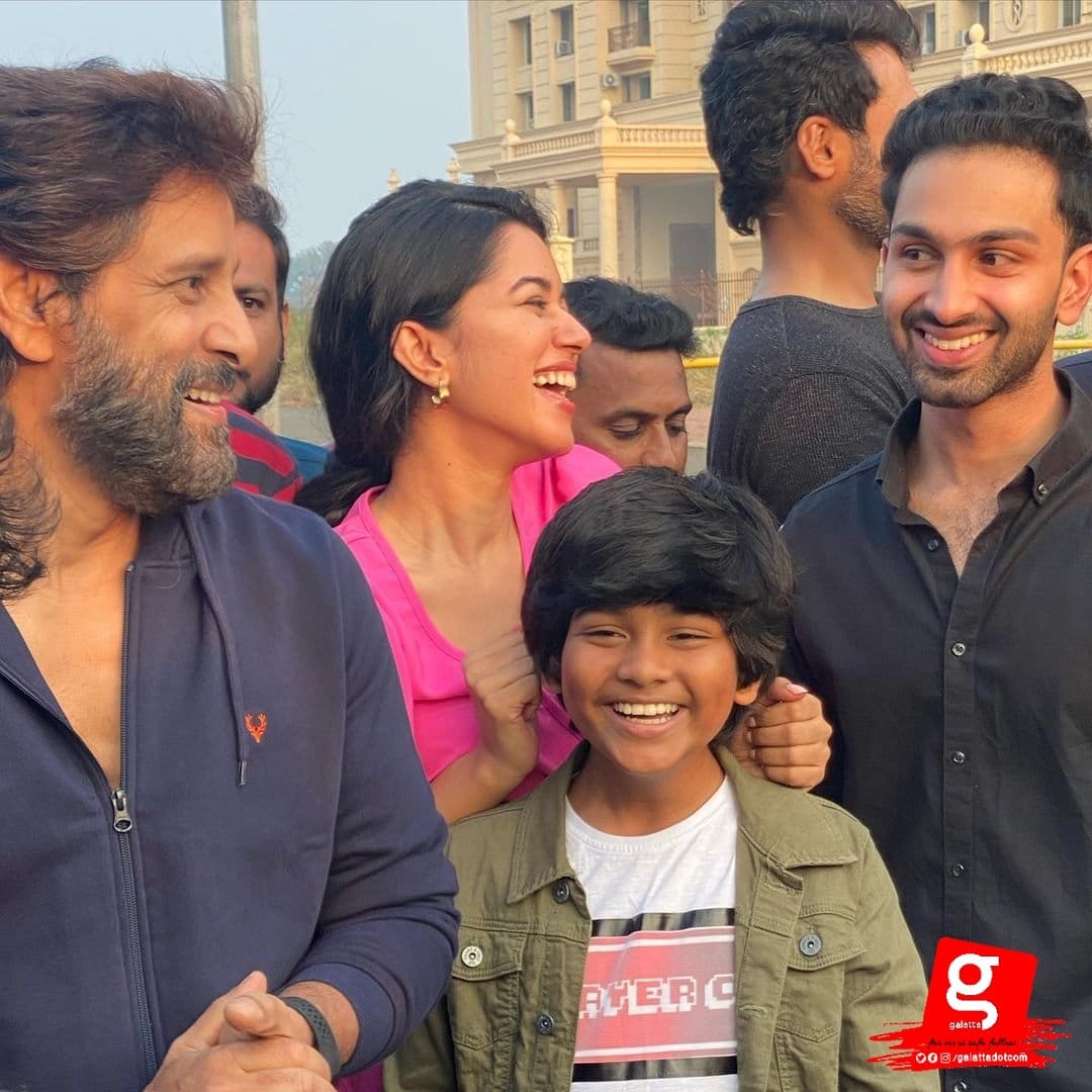 pavi_Chiyaan's tweet photo. Whish u many more happy returns of the day my dear @Kanicvf07 dear ❤️
@chiyaan uyire 😍
#ChiyaanVikram https://t.co/MpRj78aUWi