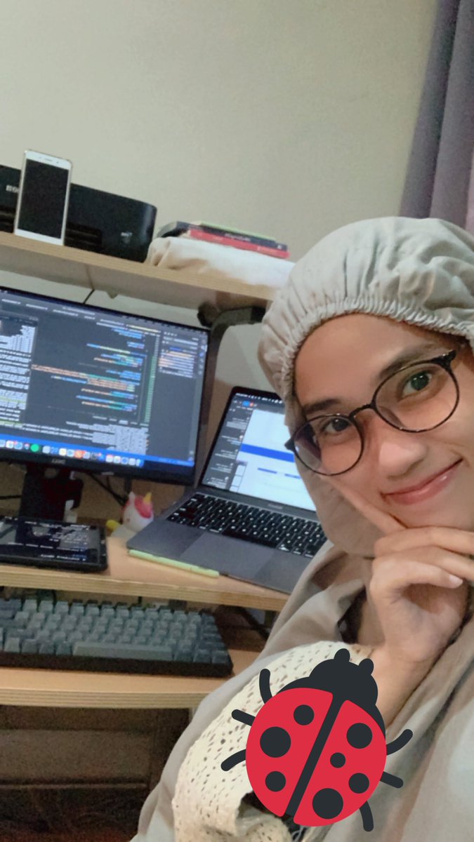 fifiyuu's tweet photo. Bangun tidur kubuka laptop, tidak lupa lanjutin ngoding, habis ngoding lanjut daily meet, hari ini internal testing☺️☺️☺️ Kantong mata gueeeeee🥲🗿 https://t.co/k9bWneLxbQ