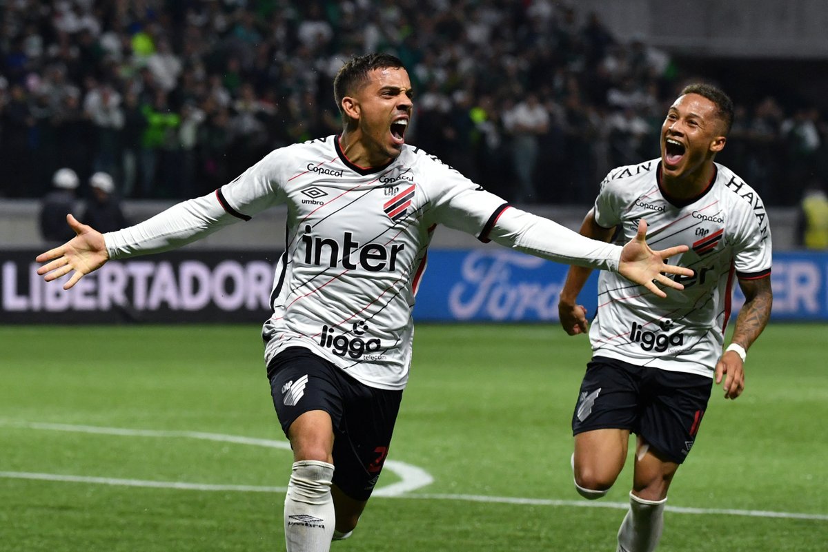 TheLibertadores's tweet photo. 🔥🇺🇾🏆 David Terans, the man of the moment for @AthleticoPR!

#GloriaEterna https://t.co/J0zdsVJ72p
