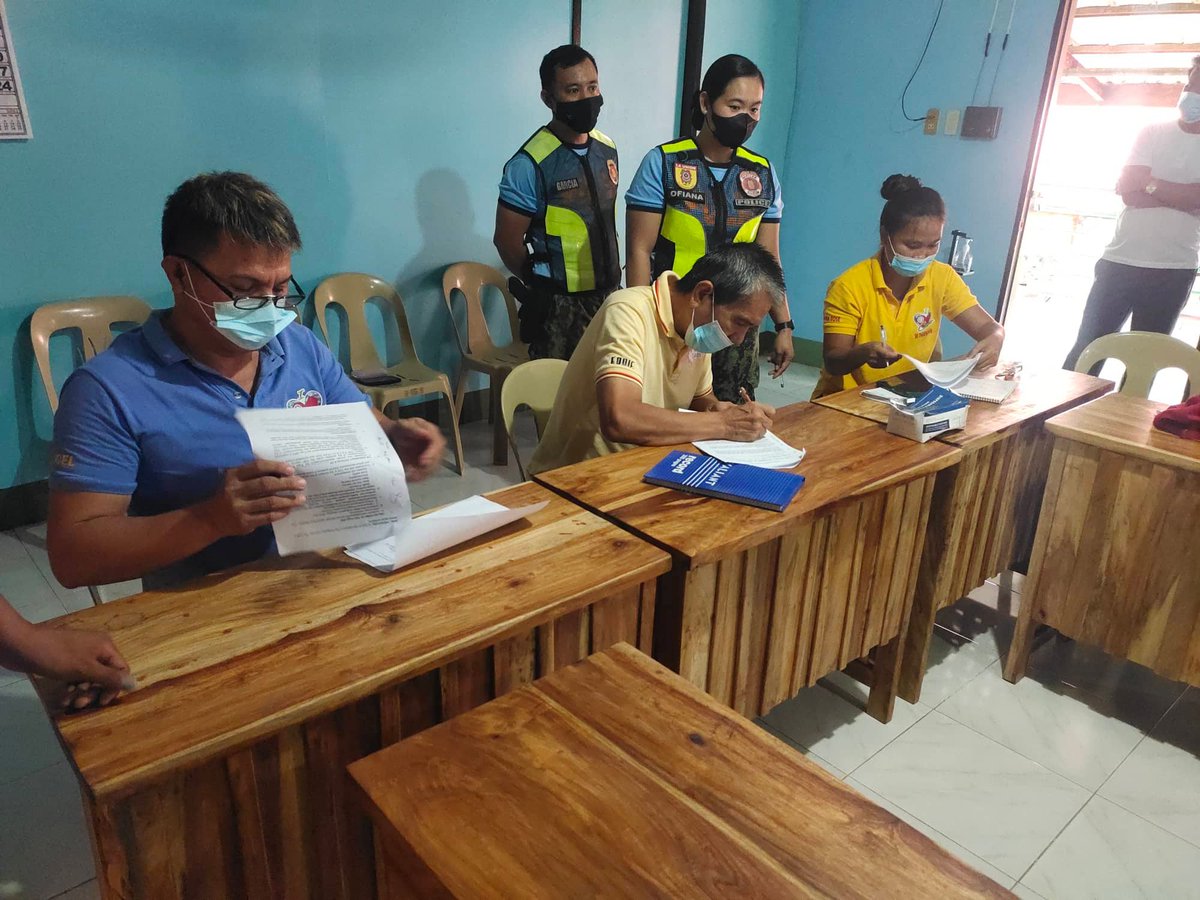 pugomps's tweet photo. On September 7, 2022, personnel of Pugo PS,  conducted Memorandum of Understanding to Barangay Officials of Cares led by Brgy Captain Eloi Panasan. https://t.co/UCyqkLkVBs