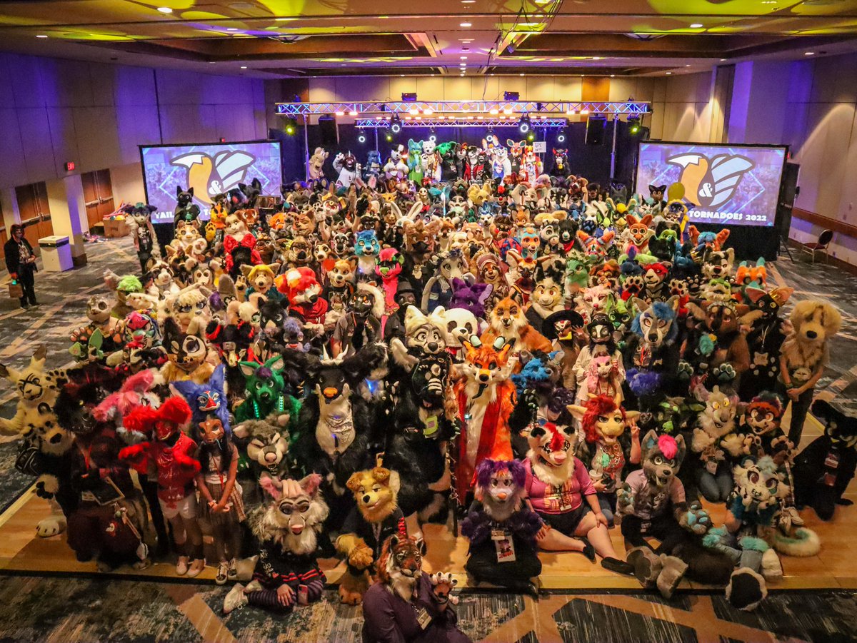 225 fursuiters all packed into the Council Oak Ballroom for #TTFC2022! <3