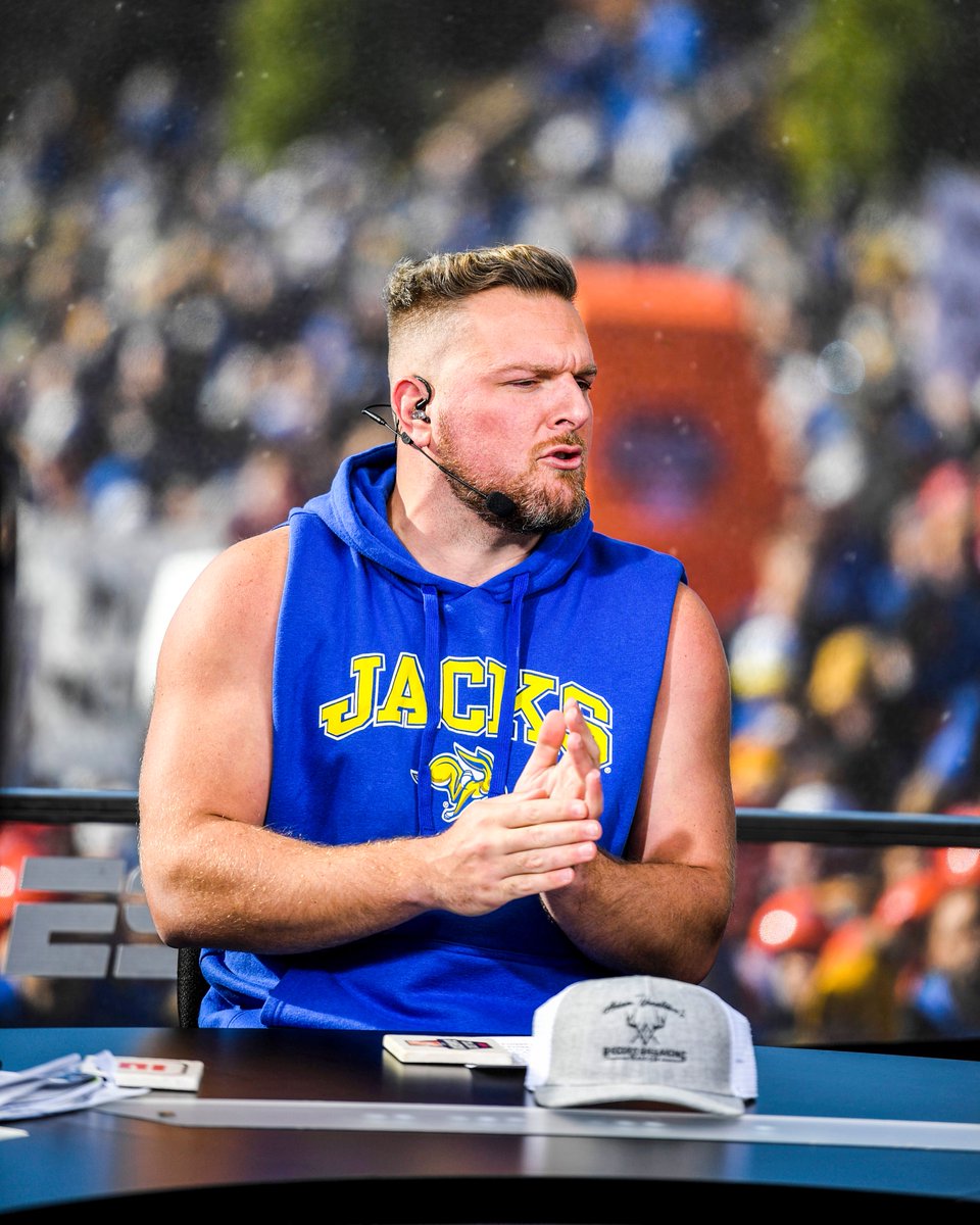 Pat McAfee is joining ESPN's College GameDay as a full-time member, per @nypost. He'll be on the show this Saturday in Austin for Alabama-Texas.