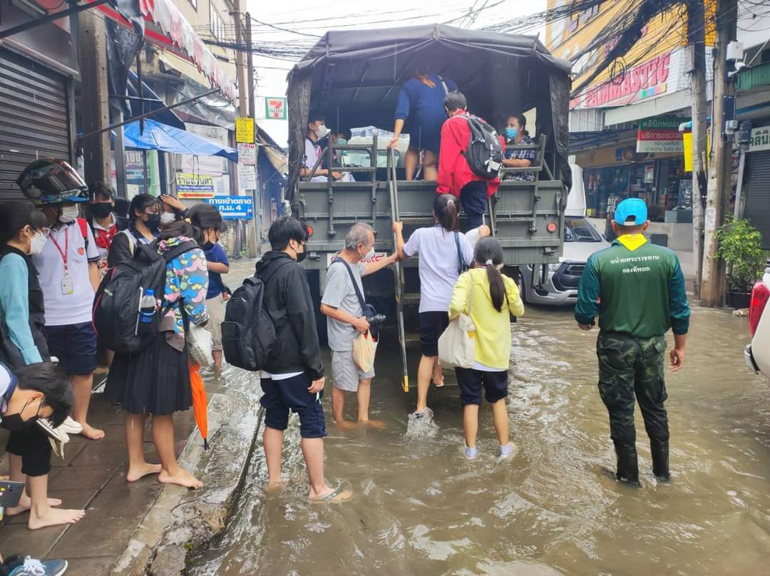 ทหารหลังกองพัน tweet media