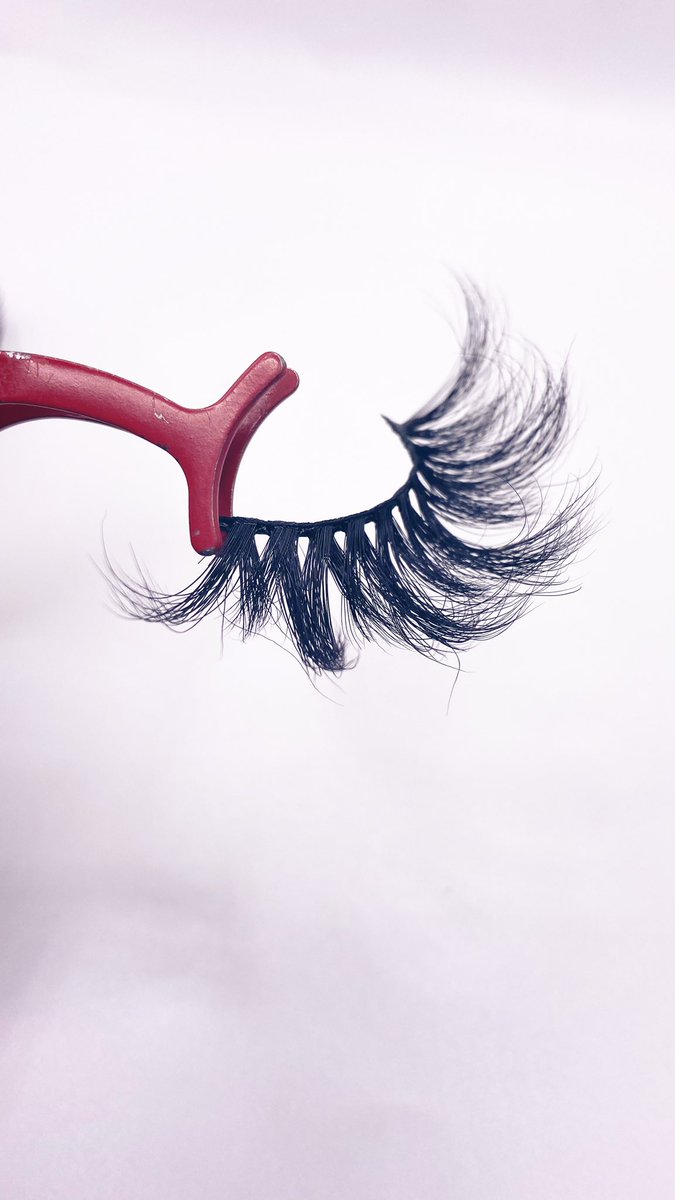 EyeKandiByQueen's tweet photo. Ladies… Satisfy your sweet tooth 🦷 🍭  Lash Style: HeartBreakerZ 💔 🔥 https://t.co/wveERFTwEZ #lashes #tsulashes #pvmua #houstoneyekandi #BORNPINK #eyekandiboutique https://t.co/Mgnzx4BaPH