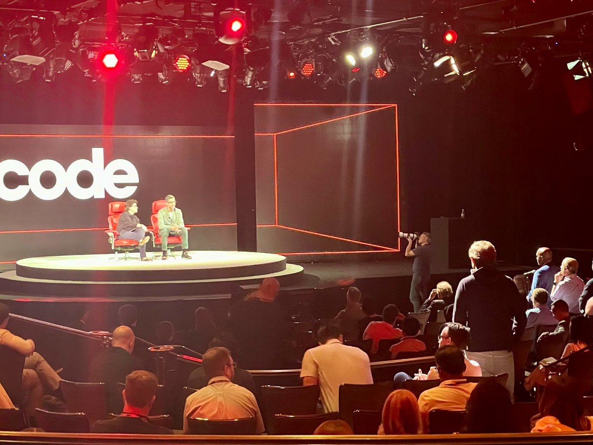lutherlowe's tweet image. Just asked @sundarpichai a Q at #Code2022:
“Google is giving Apple over $15b per year for the defaults on Safari and iOS. Why is being the default so expensive?”
He did not give a good answer. Will try to get video.