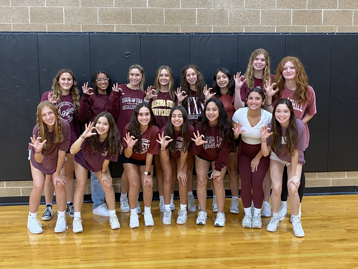 ChurchillVB's tweet image. Sending love to #uvaldestrong from the 210🤍 @WCRonHarris @sachurchill @churchillpta