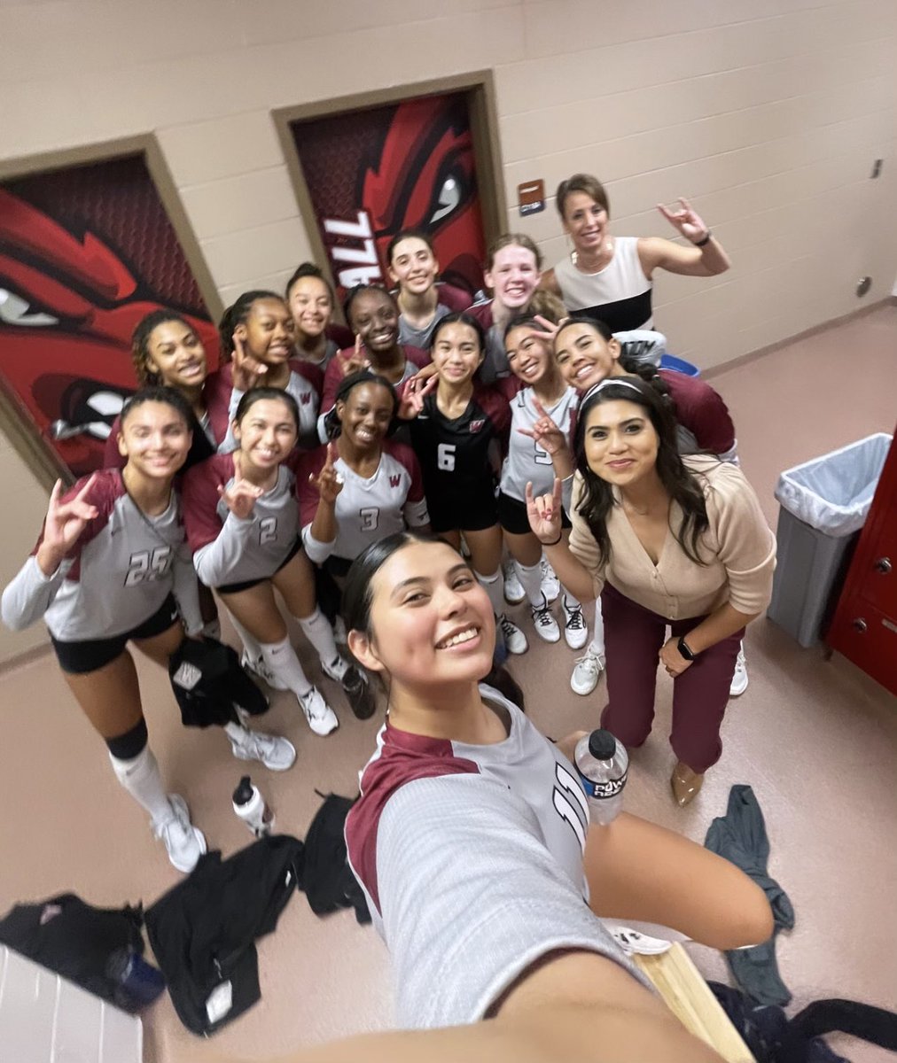 weissvolleyball's tweet photo. Weiss defeats GT in set 5 tonight! 👀👀👀 What a great come from behind win! This Coach here is really proud of our team!! 🙌🏼 Stay hungry 🐺💪🏼 @PfISDAthletics @PrepDigTX @KMACChuck @texasvbi @VypeATX @ThomasJonesAAS @WeissHighSchool @Weiss_ABC Thanks @FlxAtx! #EarnedNotGiven https://t.co/S1RHvOePk1