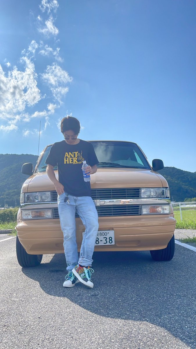 GiallodiPiombo's tweet photo. 納車したので!念願の自己紹介!
名前:うの
年齢:24
性別:男
住み:東大阪
愛車: アストロ🟠
一言:目指せ無事故無違反無キズ
#車好きと繋がりたい
#アメ車好きと繋がりたい
#chevyastro
#シボレー https://t.co/Wf7VIssZ4a
