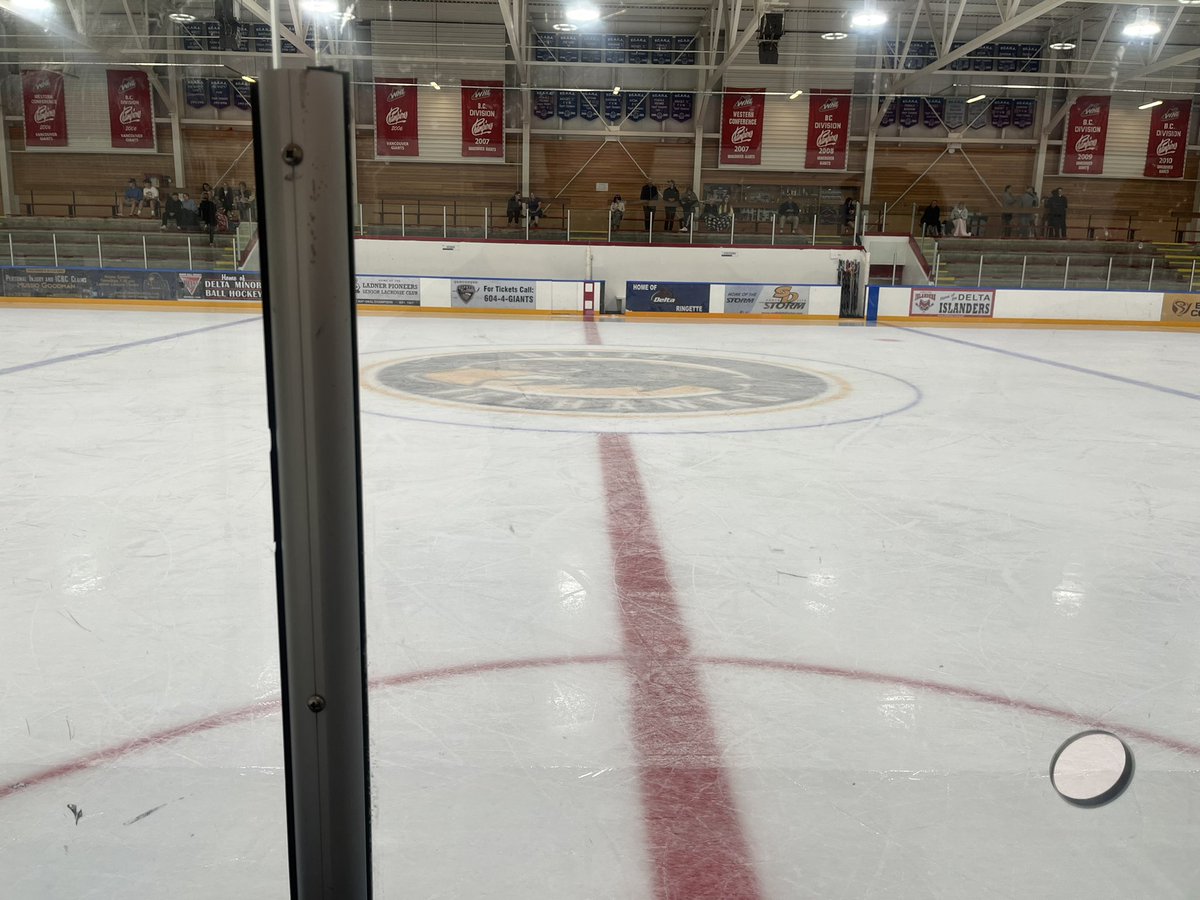 Chilli_Chilton's tweet photo. Second day announcing for the @deltaicehawks as tonight they take on the @WRWhalersHockey. #DeltaHaekey #LiveAnnouncing https://t.co/k3BUkcMRMC