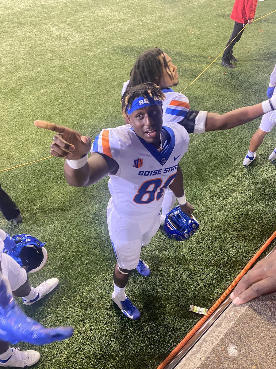 J_hopper38's tweet photo. You my son are the โI Tโ in different! Your presence makes Momโs heart smile! You #BleedBlue ๐๐งก & I know it!! Your dedication & work ethic is genuine & so much more! Mom enjoyed seeing you this weekend & you sir are #MyFavBronco๐ @ty_2_fye!! #IfGodBeForYou ๐๐ฝfinish this. https://t.co/4DsNJXPuiH