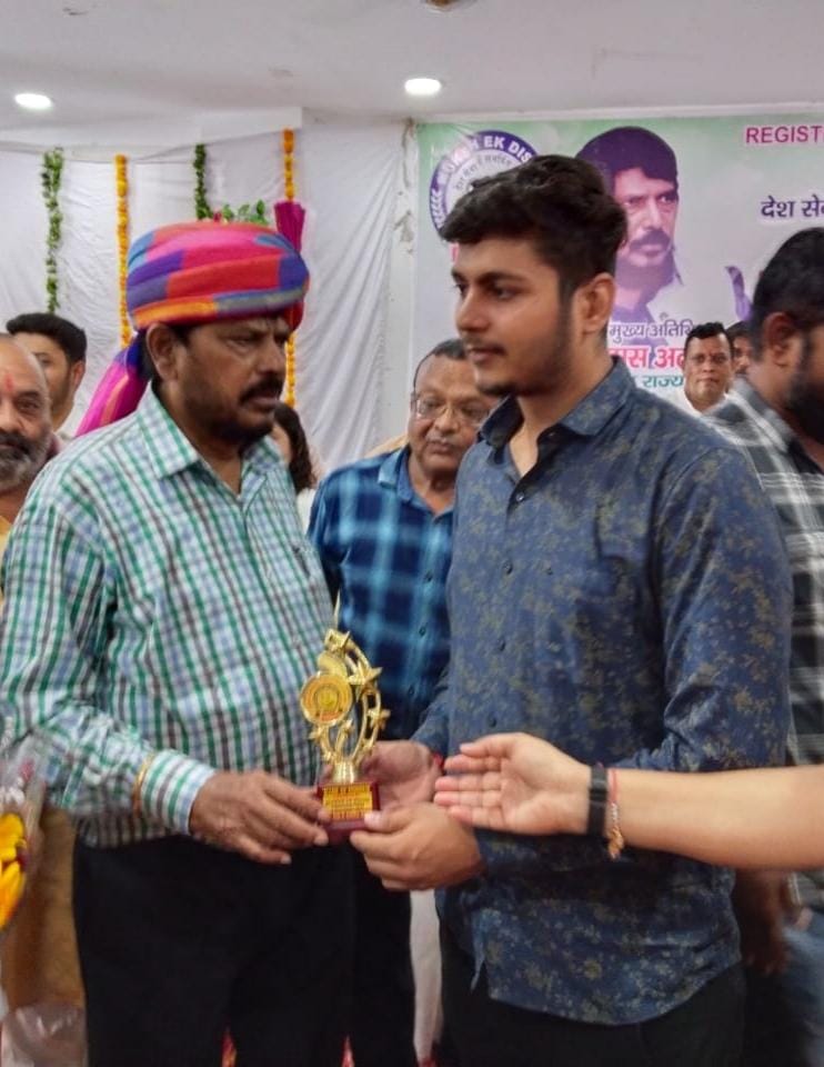 madanrohi's tweet photo. हार तब होती है जब मान लिया जाता है, और जीत तब होती है जब ठान लिया जाता है।। @jatin_chutani1 TPHRF बहुत बहुत बधाई छोटे भाई मैं आपके उज्ज्वल भविष्य की कामना करता हूँ। @DC_Gurugram @RamdasAthawale @DiprHaryana @mlkhattar @sudhirsinglabjp https://t.co/7lCnKH5kTh