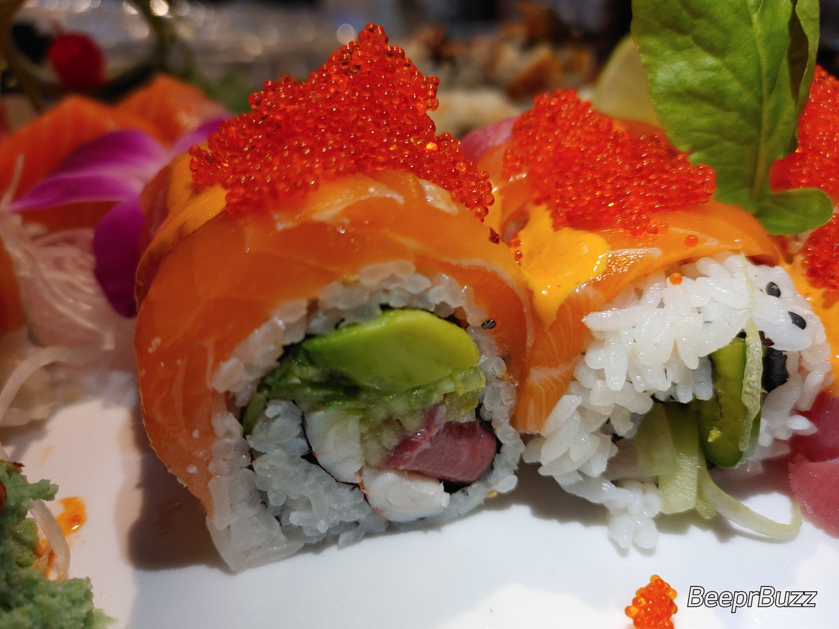 BeeprBuzz's tweet photo. I don't post about Ziki enough🍣 In @annaptowncenter #BeeprBuzzPick sushi #Annapolis! Kelly is the best!❤

I get my favs, Kelly Roll, Ocean City, Bam Bam.This time, I tried Shawn Roll: Yellowtail, 🥑, cucumber, prawn, jalapeno, spicy mayo, w/salmon, tuna, &amp; flying fish roe.💯😋 https://t.co/wNHRcsWO8b