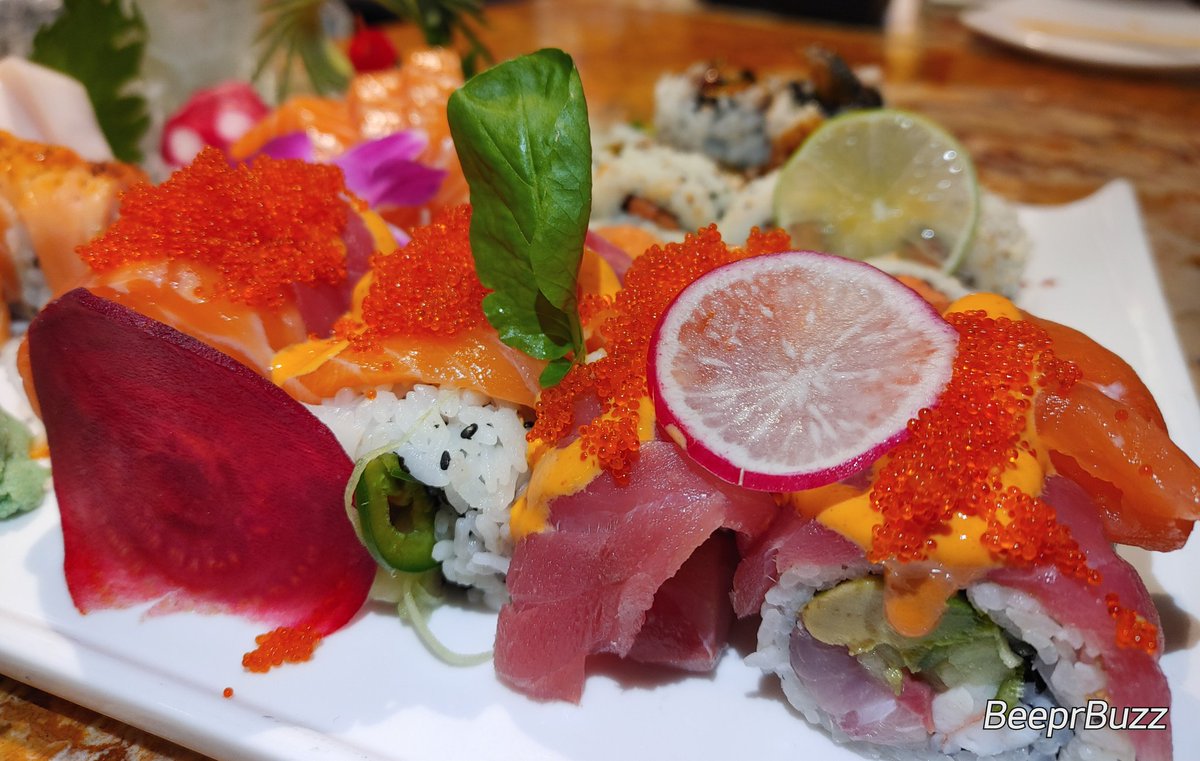 BeeprBuzz's tweet photo. I don't post about Ziki enough🍣 In @annaptowncenter #BeeprBuzzPick sushi #Annapolis! Kelly is the best!❤

I get my favs, Kelly Roll, Ocean City, Bam Bam.This time, I tried Shawn Roll: Yellowtail, 🥑, cucumber, prawn, jalapeno, spicy mayo, w/salmon, tuna, &amp; flying fish roe.💯😋 https://t.co/wNHRcsWO8b
