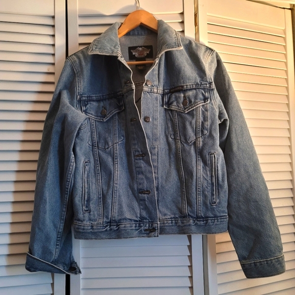 World Of Merchandise tweet media