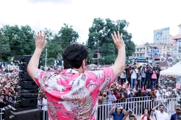 TeamMFOE's tweet photo. .@mammukka Happy Birthday King 👑 Icon of Millions ♥️

#HappyBirthdayMammukka | #Mammootty https://t.co/V8JuwLfMsy