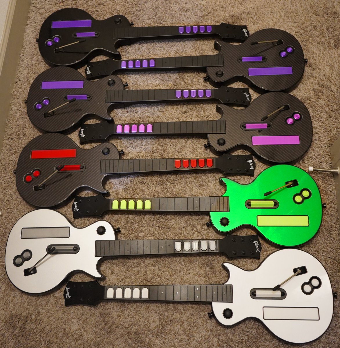 CCRedOldAccount's tweet image. My New Custom Les Paul Wii-Based Mods are finally Done! 
RJ-11 -&amp;gt; USB - B custom designed boards, Tilt Accelerometer Support, Mech Frets, Professionally CNC Cut Vinyl Wrapped Faceplates, 3d Printed Parts