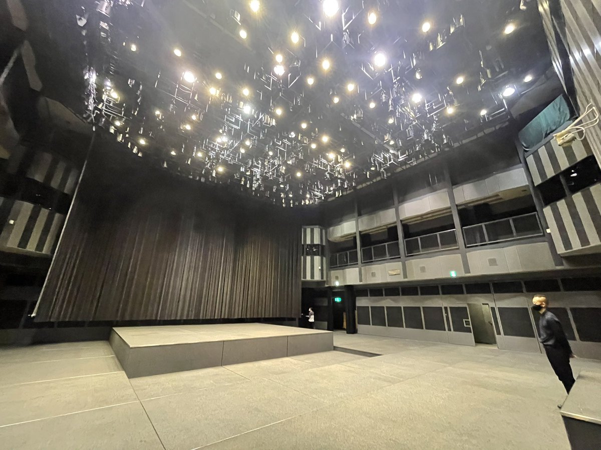 assun0928's tweet photo. 会場打ち合わせでした!!
関西の名だたる方々が一堂に会する舞台!!
緊張する。。。
興味のある方は是非ASUMIまで👌
#DFBA https://t.co/UnZpYmglXg