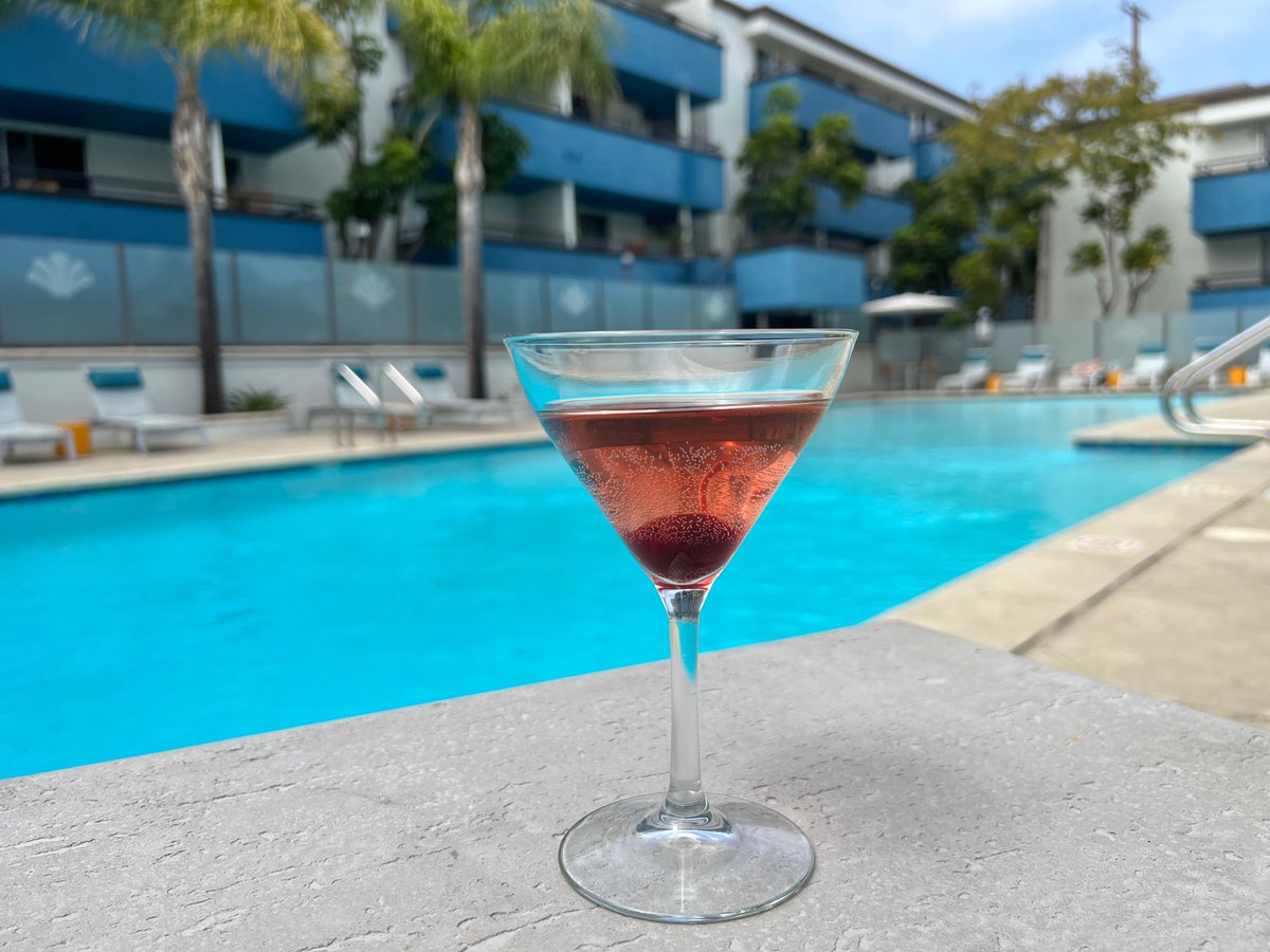 Enjoy ,relax ,soak and unwind is just a cocktail away  🍸🎉

#PoolParty #cocktailtime #cocktails #baijiu #mixology #blueflower #liquorshop #liquor #craftedcocktails