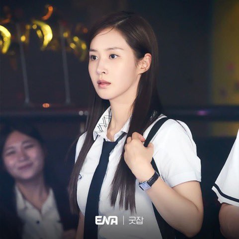 yurinmyheartt's tweet photo. I wonder if the change in watches from the smart watch will be a plot point since Sera can’t see her heart rate?

#GoodJob #GoodJobEP5 https://t.co/apgRHCbD6T
