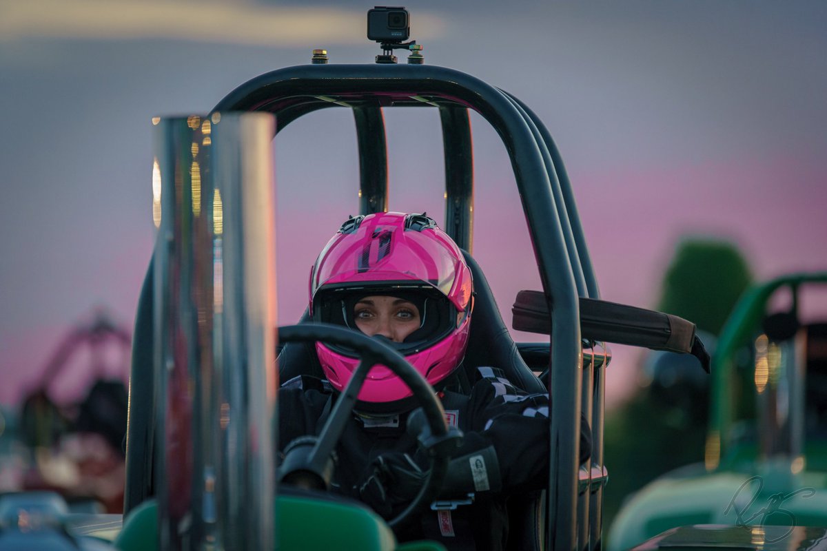 rroossinck's tweet photo. Let’s do one more for #tractortuesday. Or #teamworktuesday. Either way, show me some tractor teamwork. #photography #tractorpulling (Also, can we agree that @_sydneesummers  has got the Bette Davis eyes game on lockdown?) https://t.co/Sqw6OSnyYL